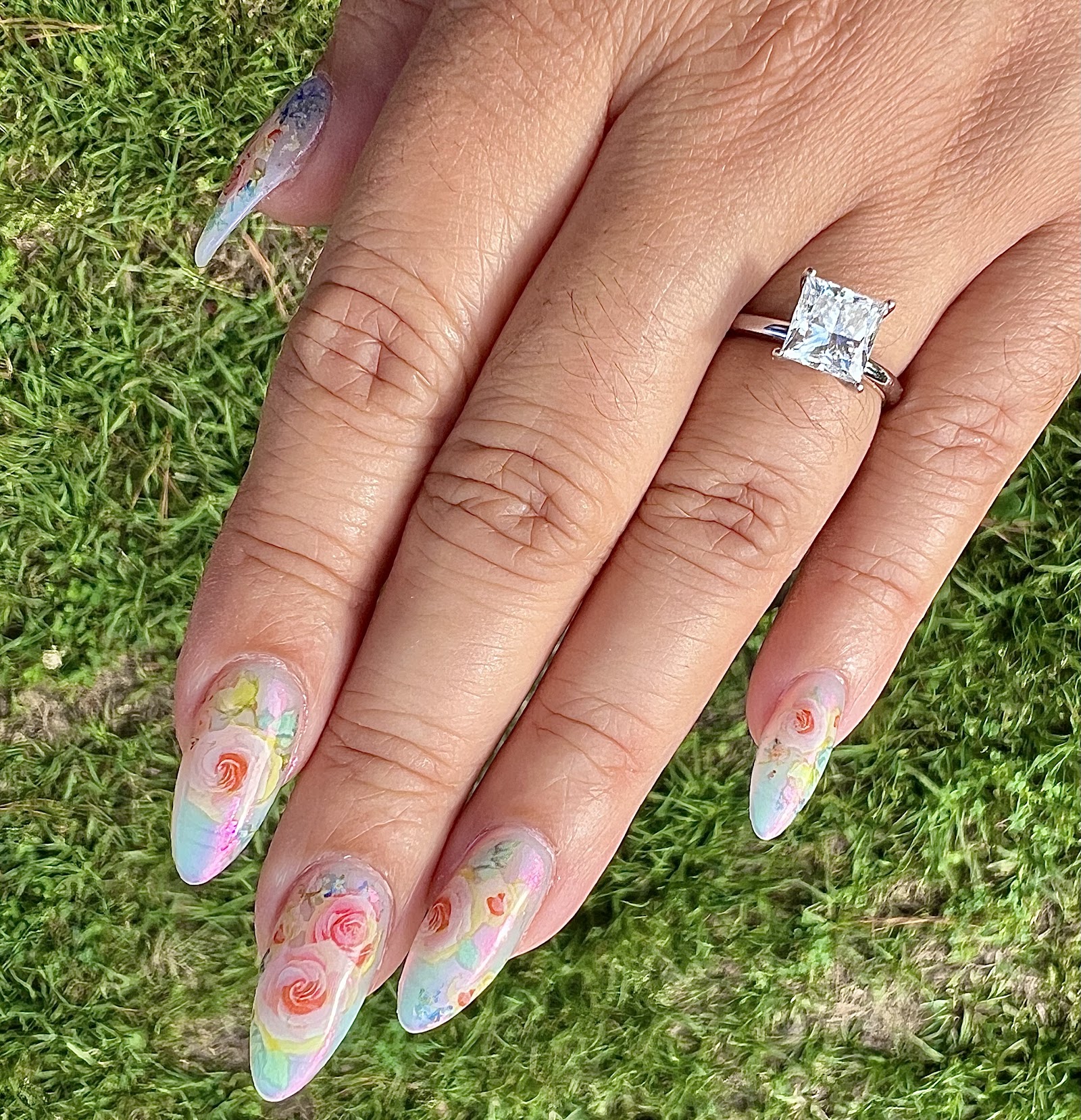 Deva Nails, LLC logo
